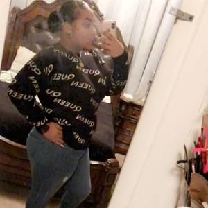 Meet your Posher, Yamile